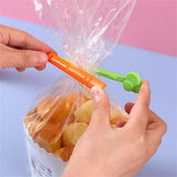 Magnetic carrot sealing clip